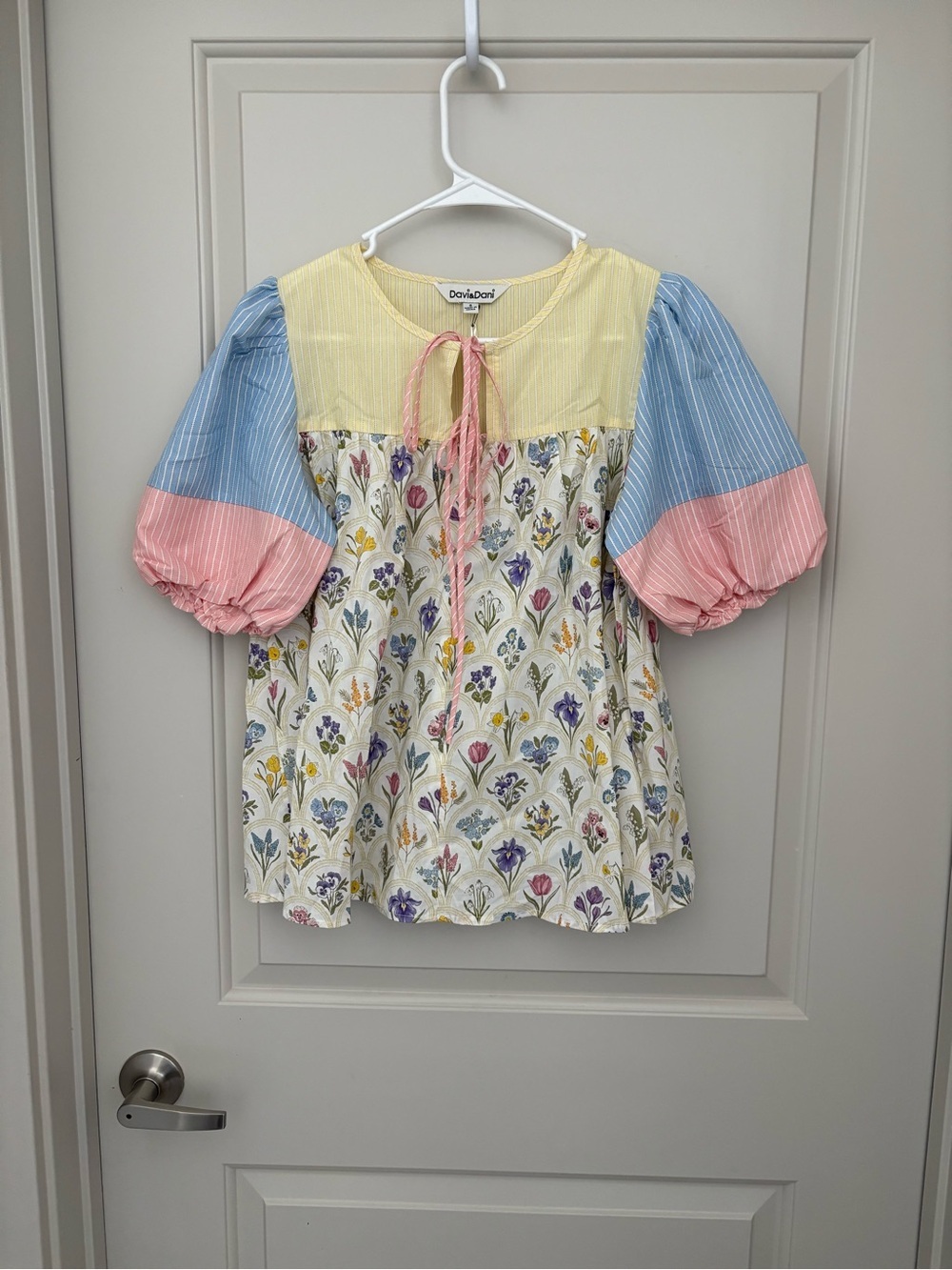 Davi & Dani Floral Patchwork Puff Sleeve Top - Yellow, Blue, Pink NWT Size S - Picture 4 of 6